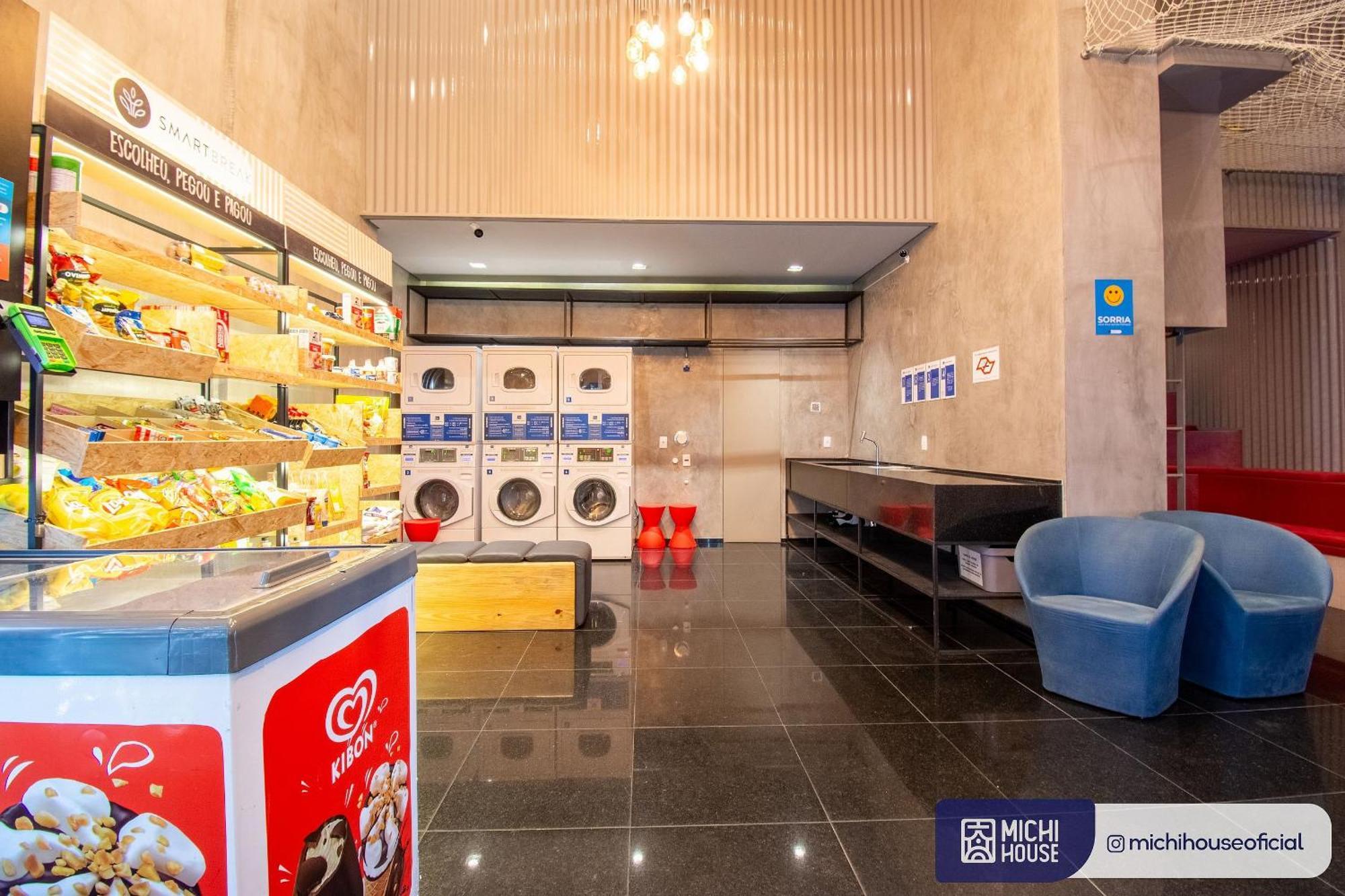 Casa de férias Lindo Studio Metro/praca Republica Ac/wf/cozinha *